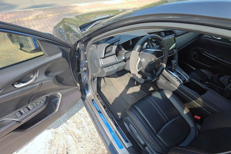 本田 思域 2016款 180TURBO CVT舒适版中控内饰7003