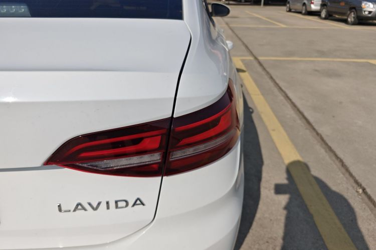 大众 朗逸 2023款 1.5L 自动得逸版车身外观9