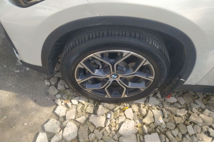 宝马X1 2022款 sDrive25Li 领先型车身外观6007