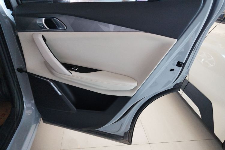 领克06 EM-P 2022款 PHEV 84KM续航版 Pro中控内饰7006