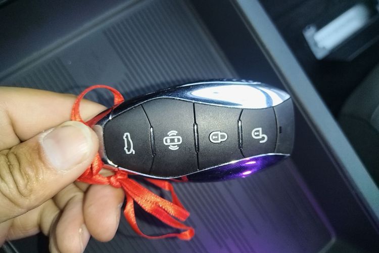 红旗EH7 2024款 690 Pro荣耀版中控内饰11