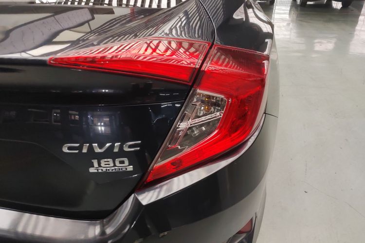本田 思域 2016款 180TURBO CVT舒适版车身外观9