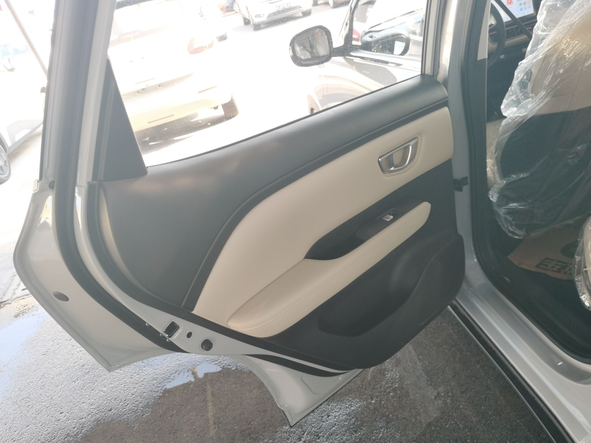 五菱汽车 五菱缤果PLUS 2024款 330km 五座版