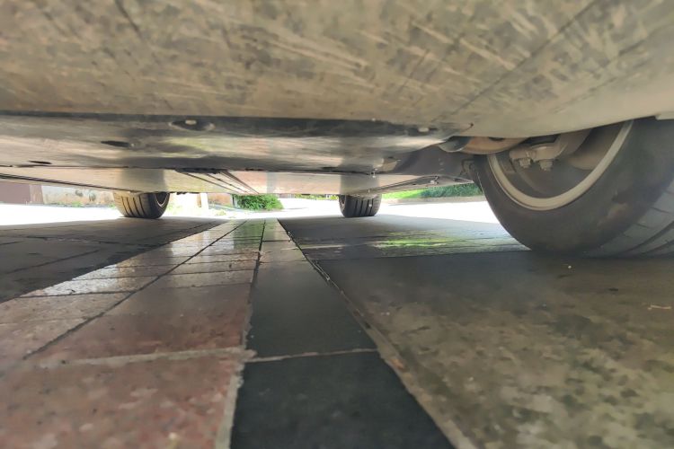 特斯拉 Model Y 2021款 标准续航后驱版局部细节9008