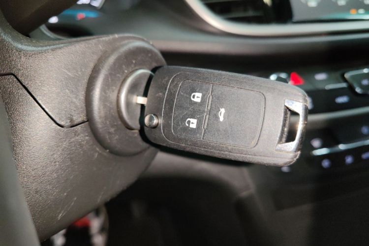 别克 英朗 2019款 18T 自动互联精英型 国VI中控内饰11