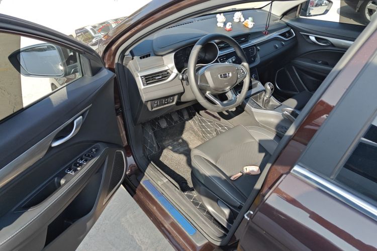 吉利汽车 帝豪 2019款 领军版 1.5L 手动向上互联型 国VI中控内饰20