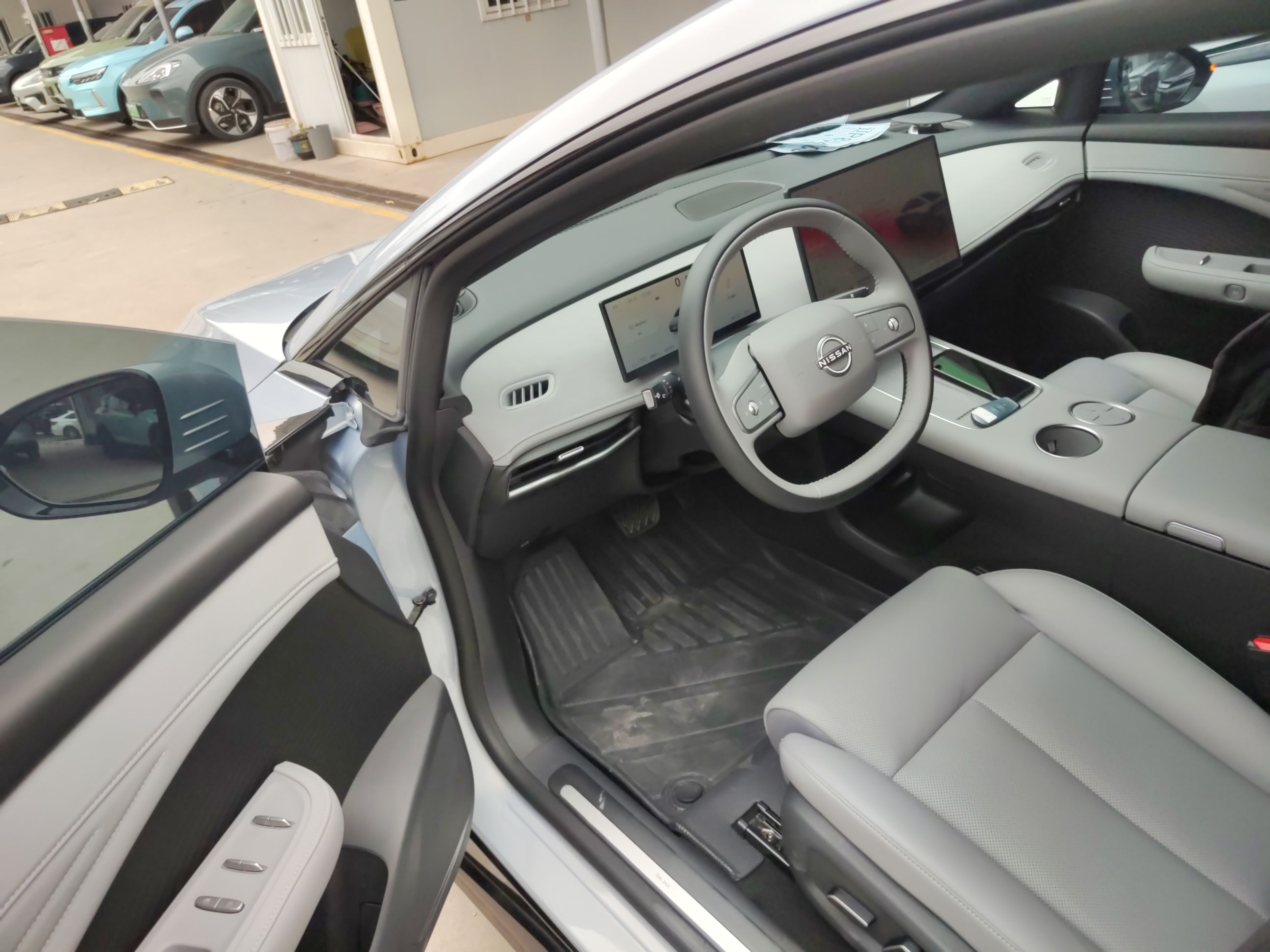 日产N7 2025款 510 Pro