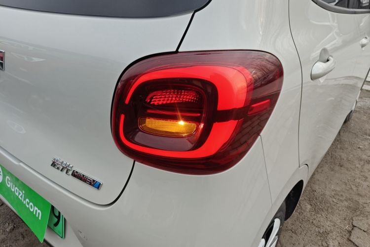 五菱汽车 宏光MINIEV 2025款 四门版 臻享+款车身外观9