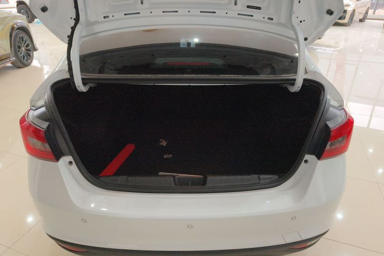 奇瑞 艾瑞泽5 2024款 1.5L CVT风尚型机舱底盘23