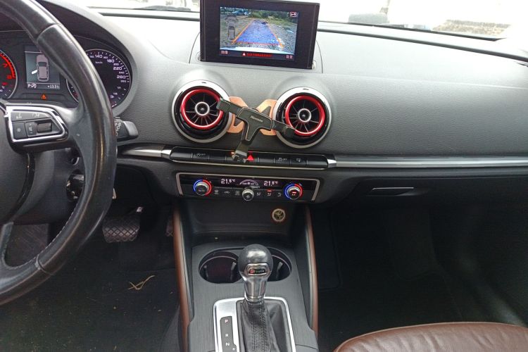 奥迪A3 2016款 Sportback 35 TFSI 风尚型中控内饰16