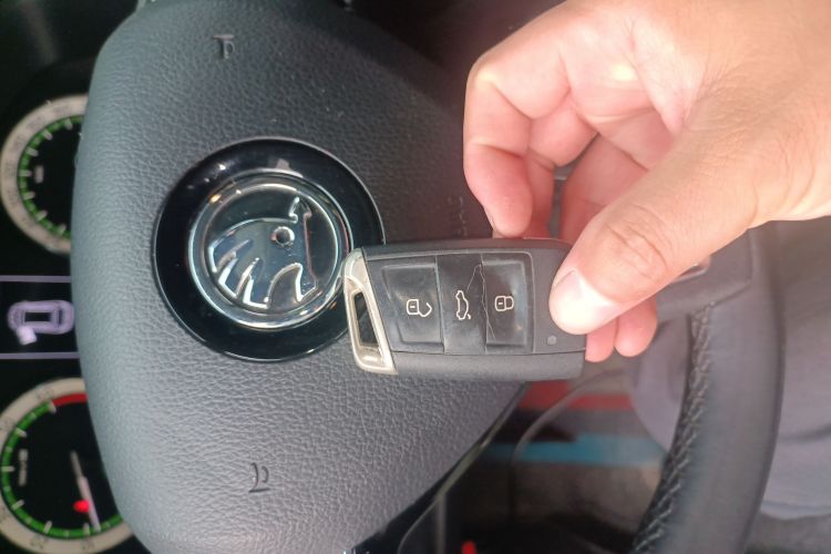 斯柯达 柯迪亚克 2017款 TSI330 5座两驱豪华版中控内饰11