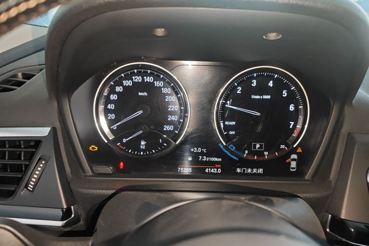 宝马1系 2019款 118i M运动套装中控内饰14