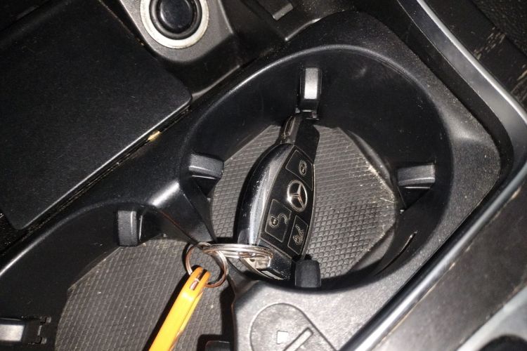 奔驰C级 2015款 改款 C 200 L 运动型中控内饰7001