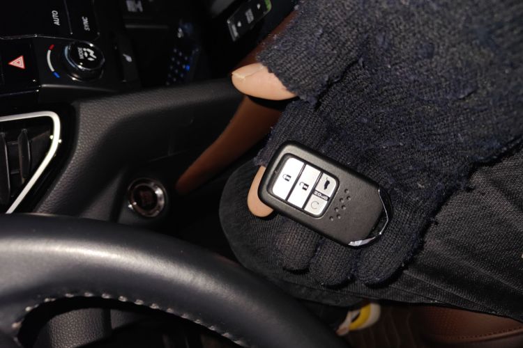 本田UR-V 2020款 370TURBO 两驱尊雅版中控内饰11