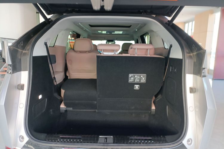 小鹏X9 2024款 702超长续航Max机舱底盘23