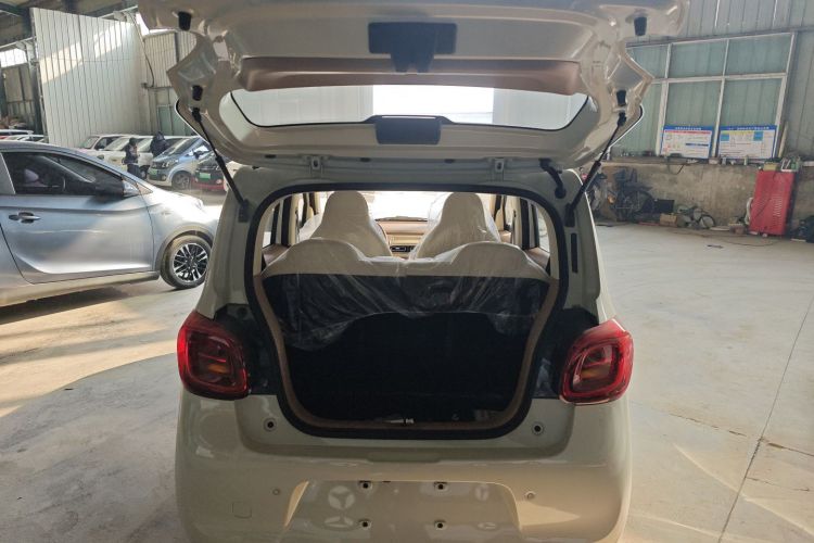 五菱汽车 宏光MINIEV 2025款 四门版 进阶款机舱底盘23