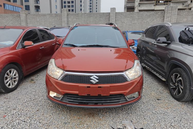 铃木 天语 SX4 2013款 1.6L 手动酷锐型车身外观2