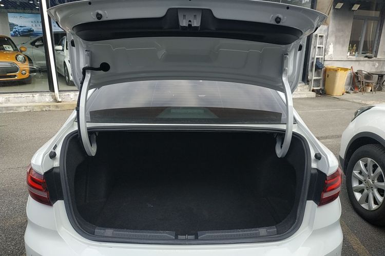 大众 朗逸 2023款 1.5L 自动得逸版机舱底盘23