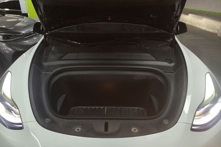 特斯拉 Model Y 2022款 后轮驱动版机舱底盘24