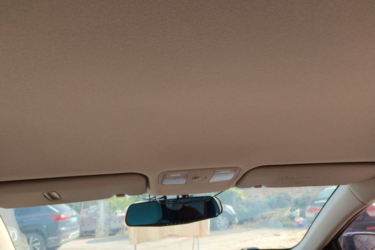 现代 瑞纳 2014款 1.4L 手动智能型GLS中控内饰22