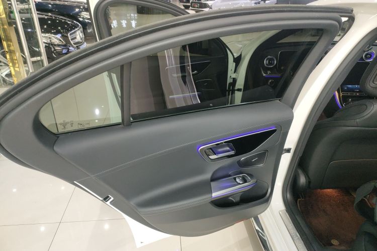 奔驰C级 2022款 C 260 L 运动版中控内饰49