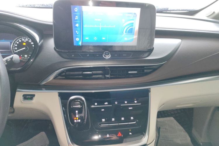 别克GL8 2020款 陆上公务舱 652T 舒适型中控内饰16