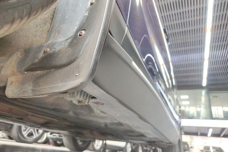 宝马X1 2020款 sDrive25Li 领先型机舱底盘30