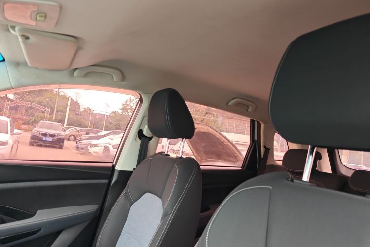 宝骏530 2018款 1.5T 手动精英型 国V中控内饰22