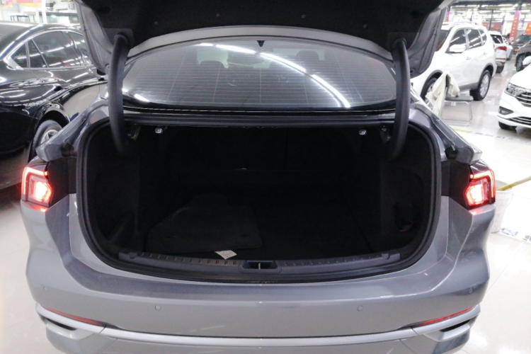 福特 蒙迪欧 2022款 改款 EcoBoost 245 豪华型机舱底盘23