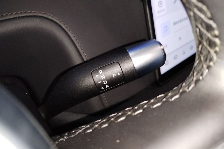 理想汽车 理想L9 2022款 Max中控内饰18