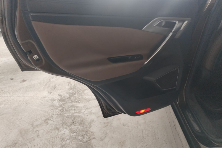 吉利汽车 博越 2016款 1.8TD 自动智尊型中控内饰7008