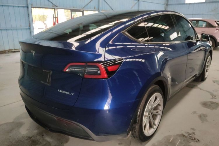 特斯拉 Model Y 2022款 改款 后轮驱动版车身外观7