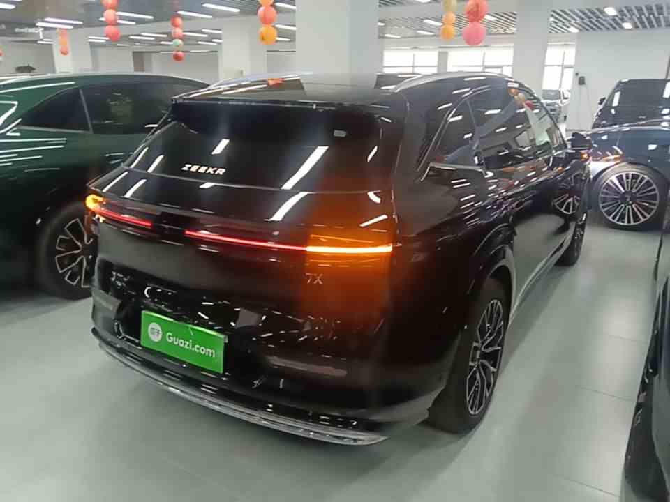 极氪7X 2025款 75kWh 后驱智驾版(5)