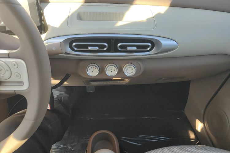 五菱汽车 宏光MINIEV 2025款 四门版 进阶款中控内饰16