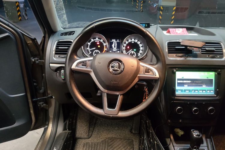 斯柯达 Yeti 2017款 TSI280 DSG车享兄弟版中控内饰13