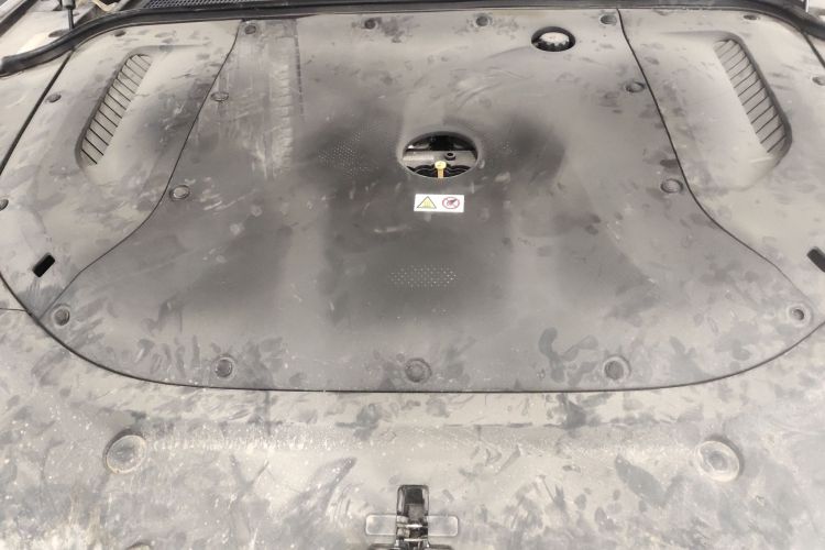 鸿蒙智行 问界M5 2022款 增程四驱性能版机舱底盘24