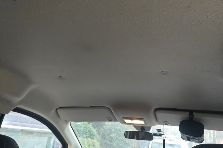 BAW北汽制造 锐胜王牌M7 2023款 2.0L 长轴创富型 7座局部细节22