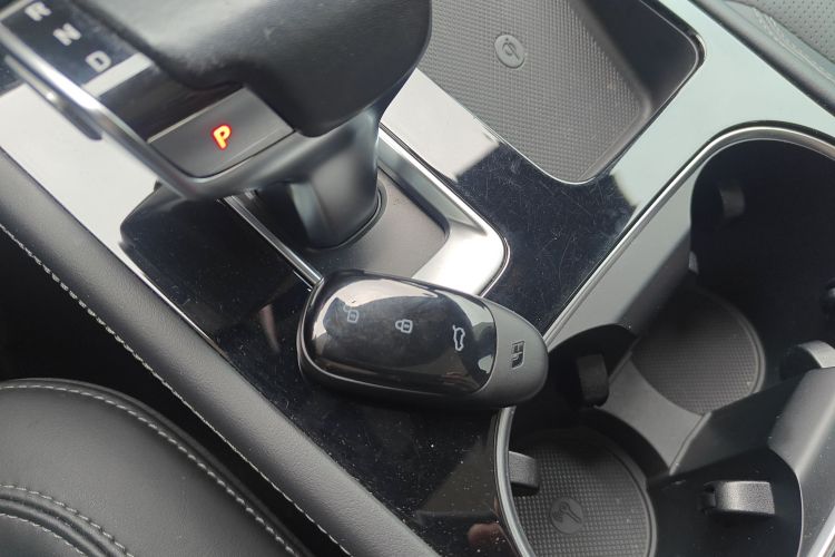 理想汽车 理想ONE 2021款 增程6座版中控内饰11