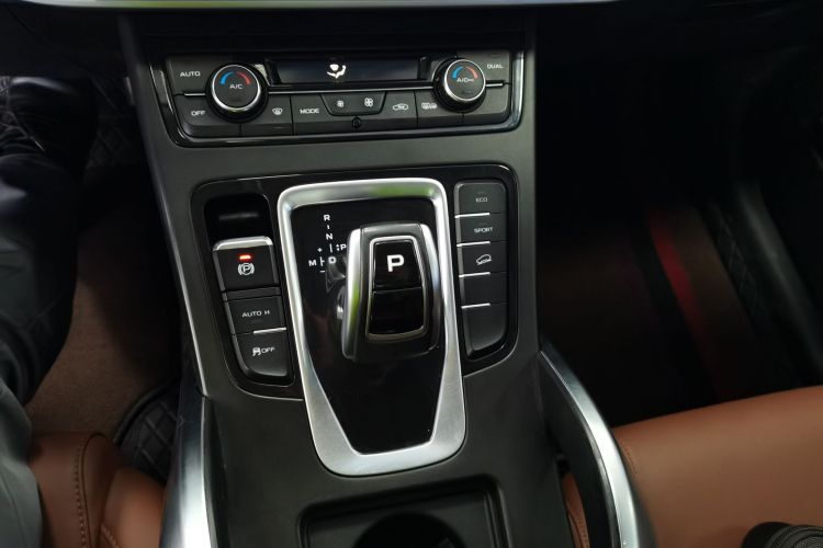 吉利汽车 博越 2021款 1.8TD DCT两驱亚运版中控内饰18