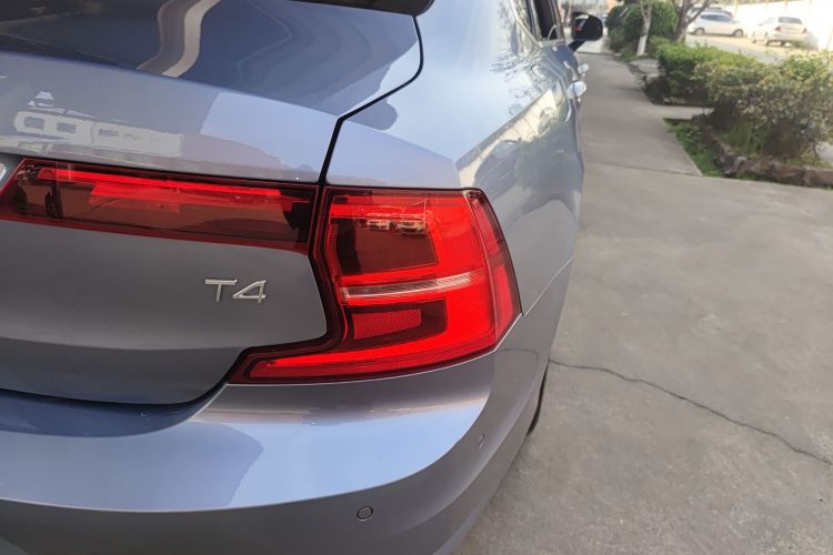 沃尔沃S90 2018款 T4 智远版车身外观6006
