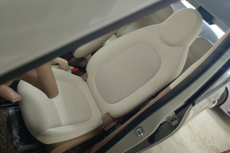 五菱汽车 宏光MINIEV 2025款 四门版 进阶款中控内饰19