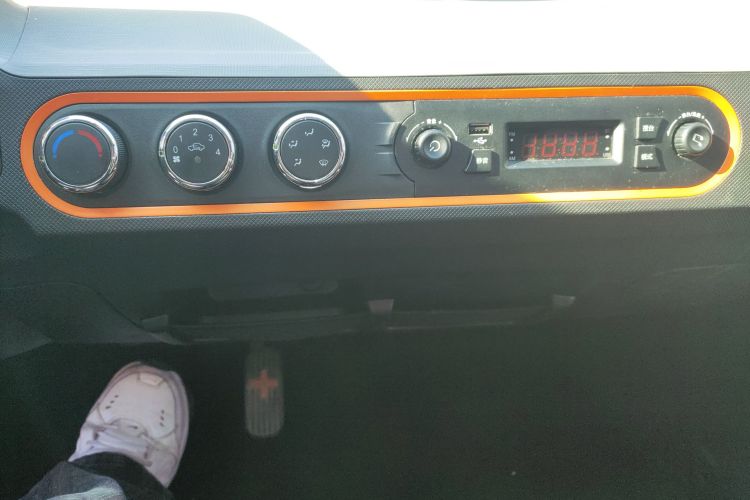 五菱汽车 宏光MINIEV 2022款 自在款 磷酸铁锂中控内饰16