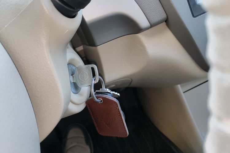 日产 轩逸 2018款 经典 1.6XE 手动舒适版中控内饰11