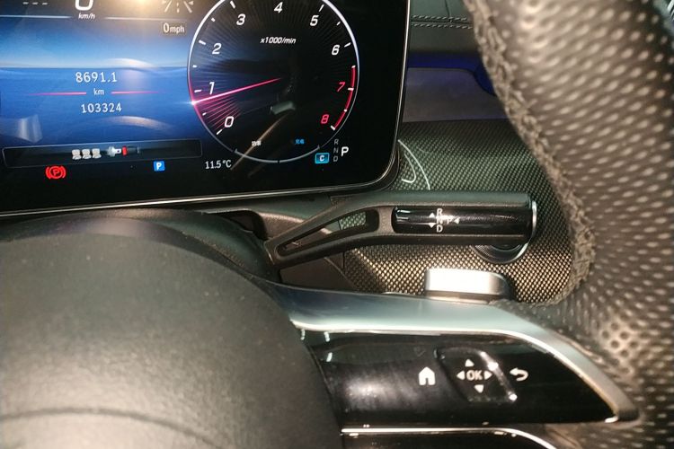 奔驰C级 2023款 C 260 L 运动版中控内饰18