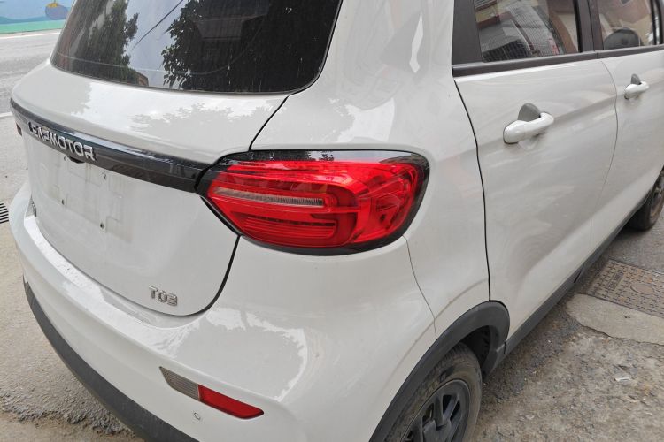 零跑汽车 零跑T03 2023款 310轻享版车身外观9