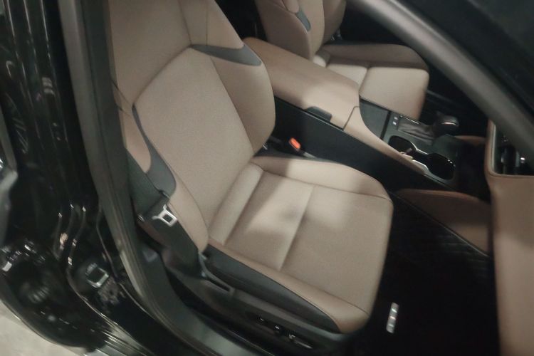 雷克萨斯ES 2025款 300h 臻享版局部细节41