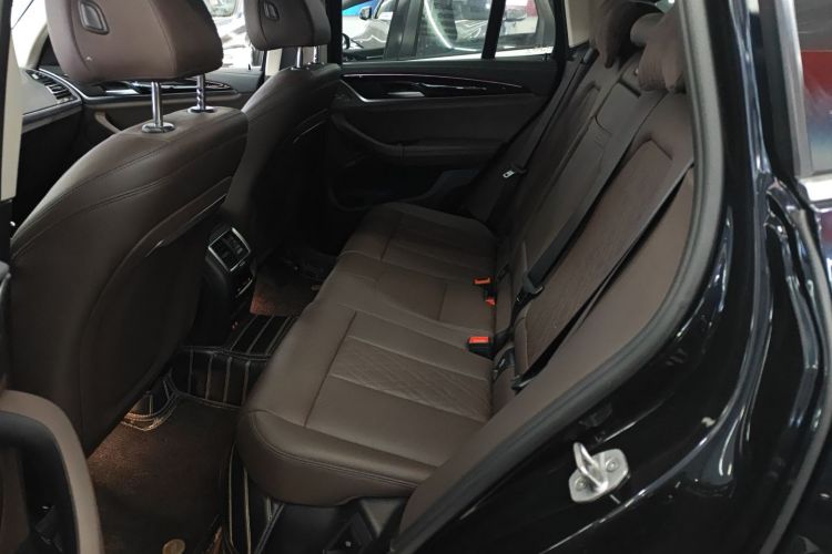 宝马X3 2022款 改款 xDrive25i M运动套装中控内饰21