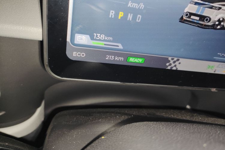 上汽大通MAXUS 大拿V1 2025款 低顶 多功能版 42kWh中控内饰15