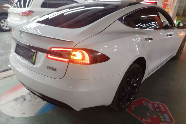特斯拉 Model S 2020款 长续航升级版车身外观7