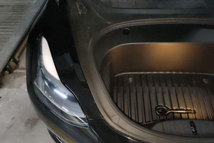 特斯拉 Model 3 2021款 Performance高性能全轮驱动版局部细节9006